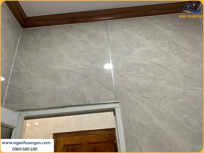 Thi Công Ốp Tường Tấm PVC Nhựa Giả Bê Tông Chắc Chắn Cho Không Gian